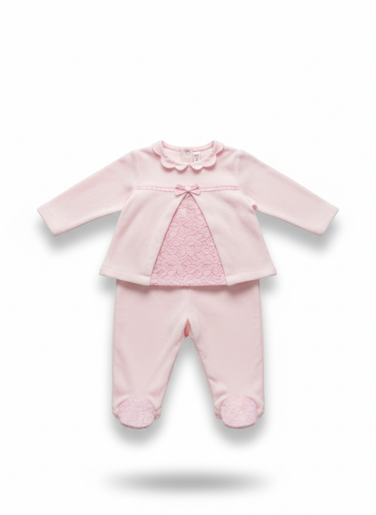 CONJUNTO DE DOS PIEZAS: FELPA ROSA Y DEATALLES DE ENCAJE