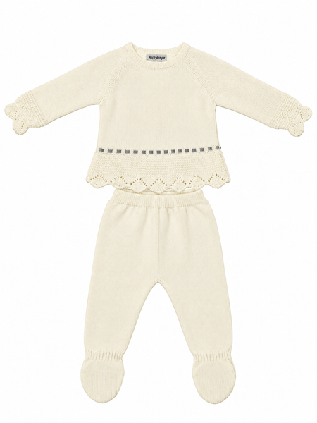 CONJUNTO DE PUNTO PARA BEBÉ CON POLAINA Y DETALLES CALADOS CRUDO
