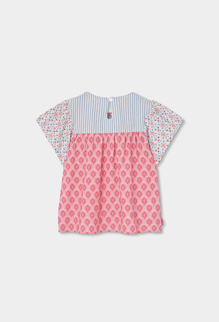 BLUSA DE POPELIN CON ESTAMPADO GEOMÉTRICO