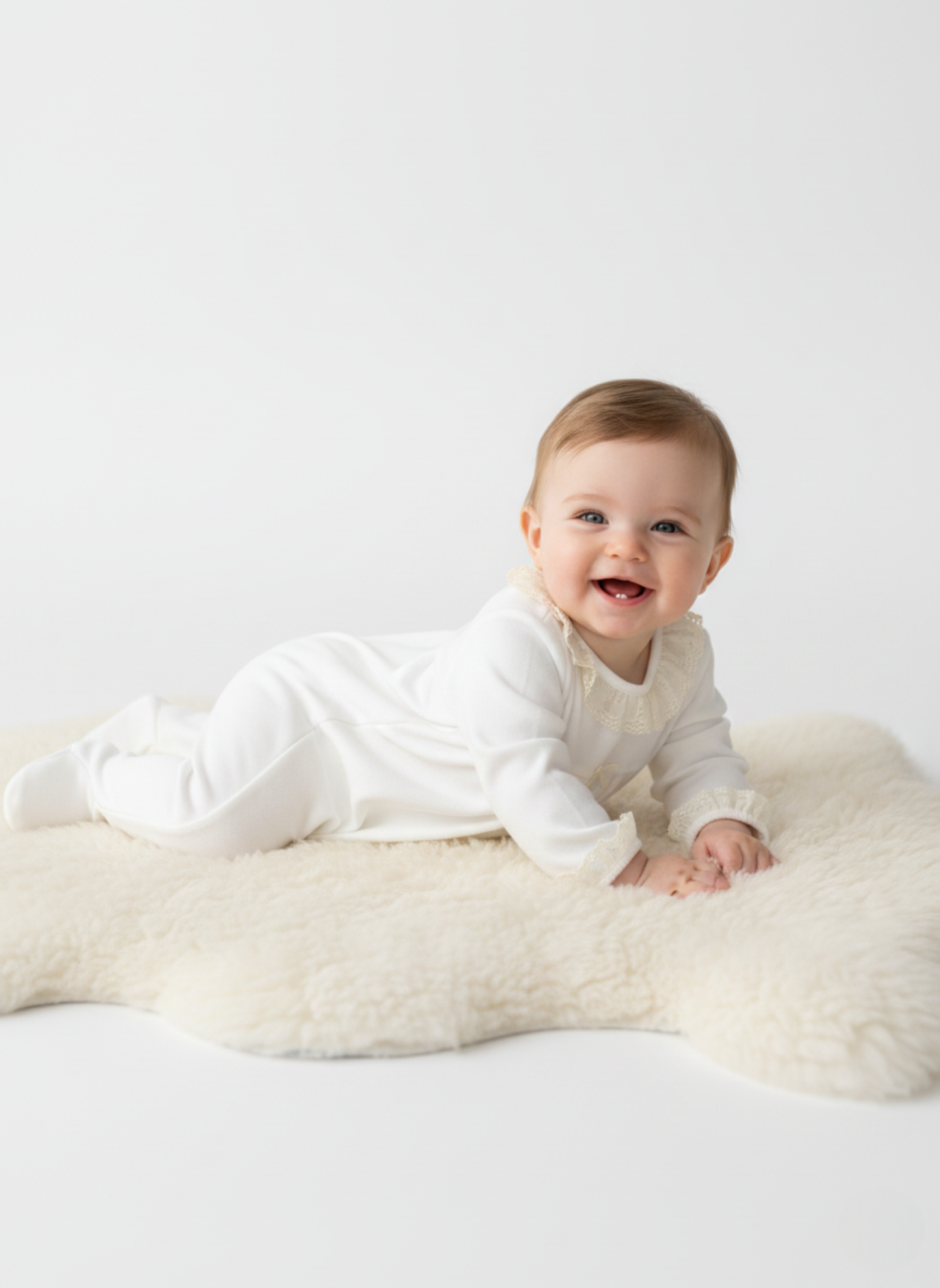 PELELE MANGA LARGA CRUDO CON VOLANTES DE ENCAJE