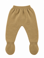 CONJUNTO DE PUNTO PARA BEBÉ CON POLAINA Y DETALLES DE GRECAS ARENA