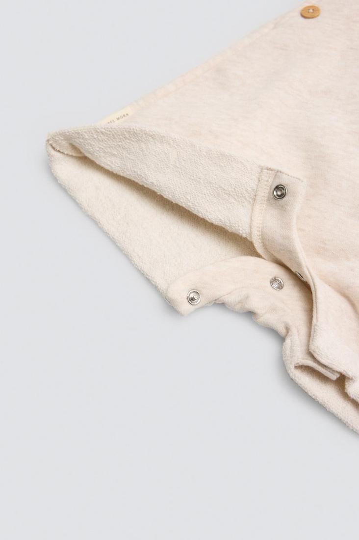 CONJUNTO BEBÉ CON PETO AMARILLO