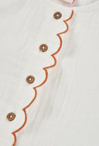CONJUNTO BLANCO DE PUNTO CON BOTONES