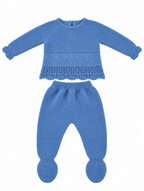 CONJUNTO DE PUNTO PARA BEBÉ CON POLAINA Y DETALLES CALADOS AZUL