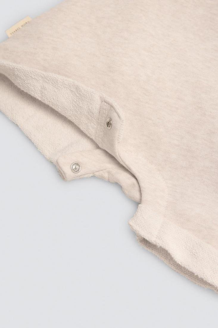 CONJUNTO DE BEBÉ CON PETO AMARILLO