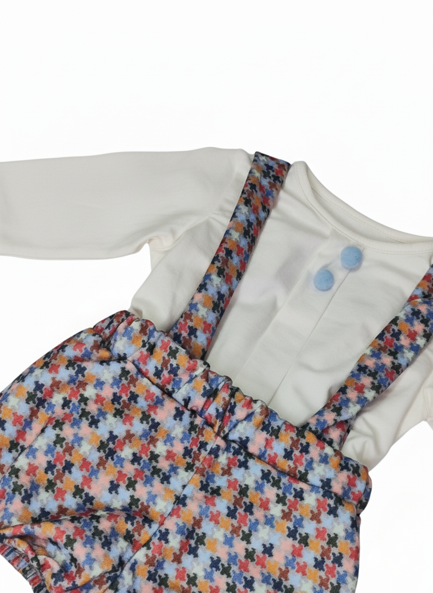 CONJUTO CON PETO DE ESTAMPADO MULTICOLOR