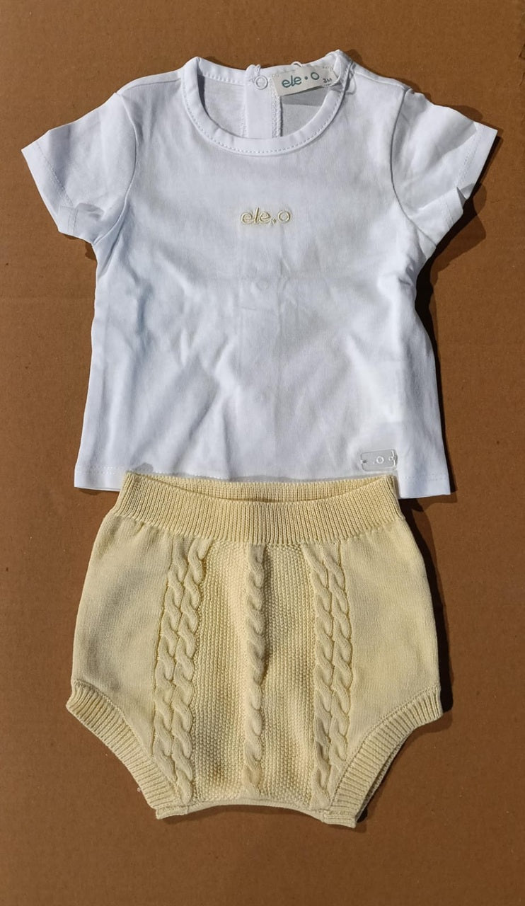 CONJUNTO DE BEBÉ DE HILO CON BRAGUITA AMARILLA