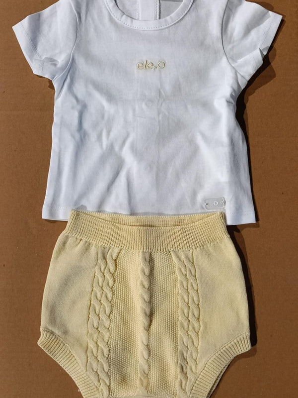 CONJUNTO DE BEBÉ DE HILO CON BRAGUITA AMARILLA