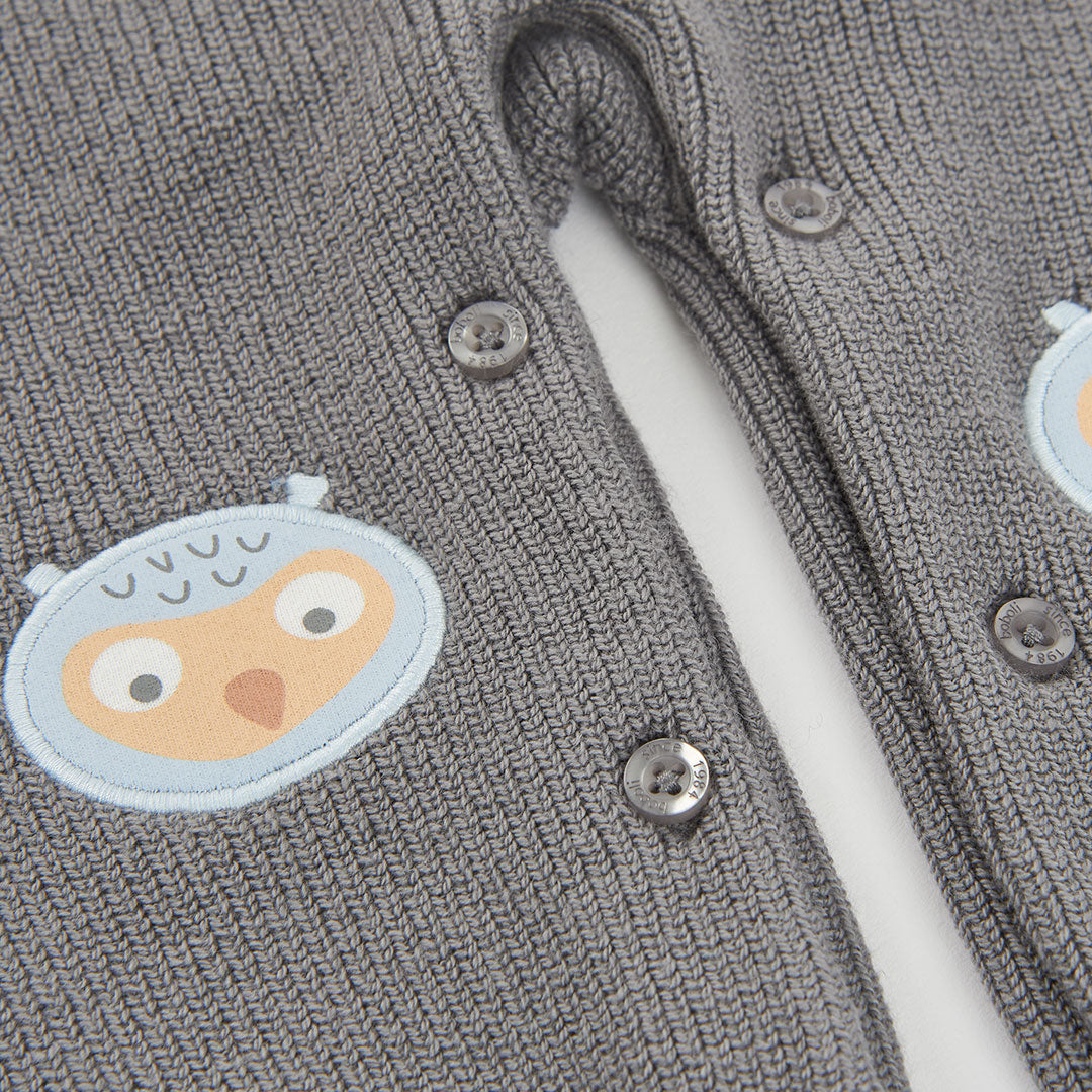 CONJUNTO CON PETO DE PUNTO PARA BEBÉ BÚHO