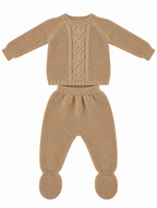 CONJUNTO DE PUNTO PARA BEBÉ CON POLAINA HUESO