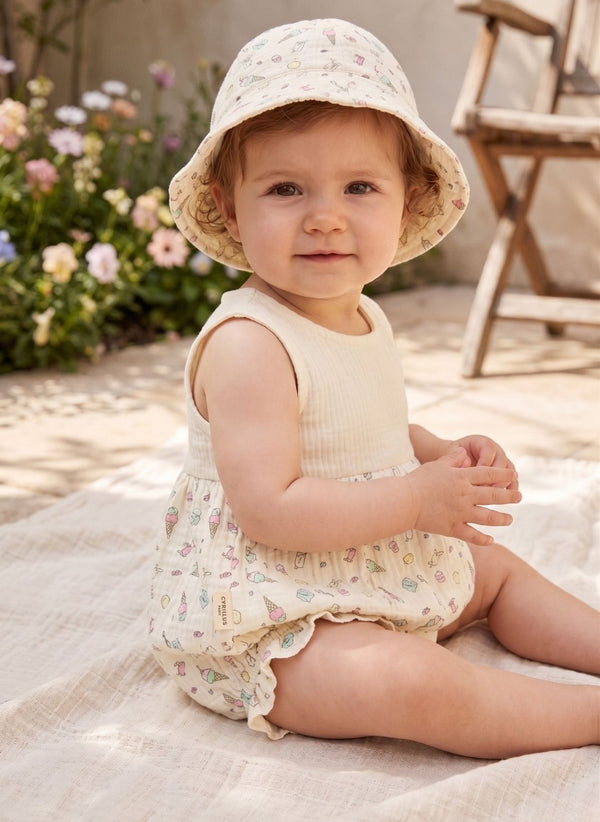 RANITA DE BEBÉ SIN MANGAS CON GORRITO