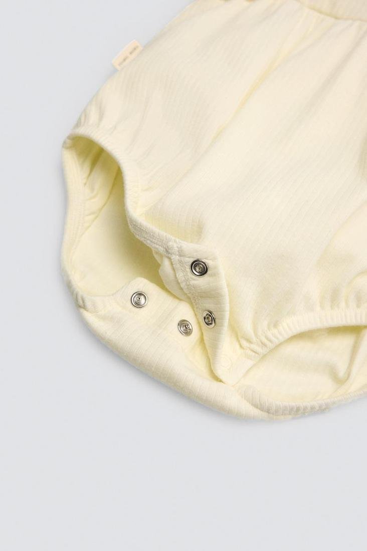 RANITA DE BEBÉ SIN MANGAS COLOR AMARILLO