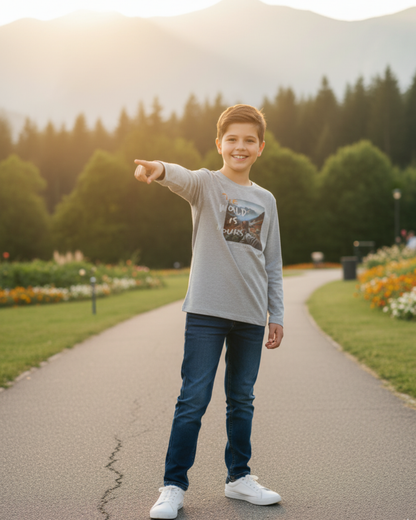 CAMISETA THE WORLD IS YOURS