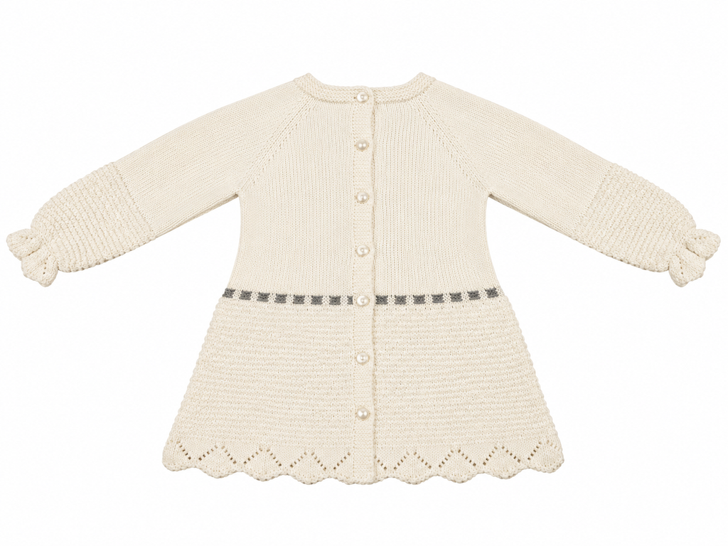 VESTIDO DE PUNTO PARA BEBÉ CON DETALLES CALADO CRUDO